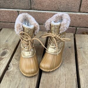 Fabkids Shimmering Glitter Gold Fur Duck Boots Size 10